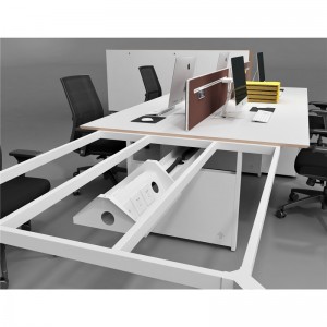 Skříňový stůl s modulárním kancelářským nábytkem skříněk