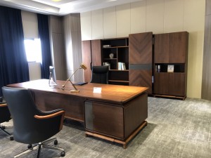 large executive desk luxury executive office desk ED-3165