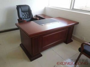 Shenzhen špičkový luxusný výkonný kancelársky stôl ED-2695