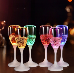 Customized Water Liquid Activated Plastic Lighting Up Cup for Party