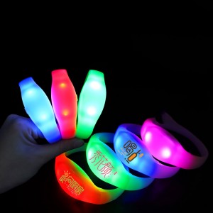 Maßgeschneidertes LED-Leuchtarmband für Party