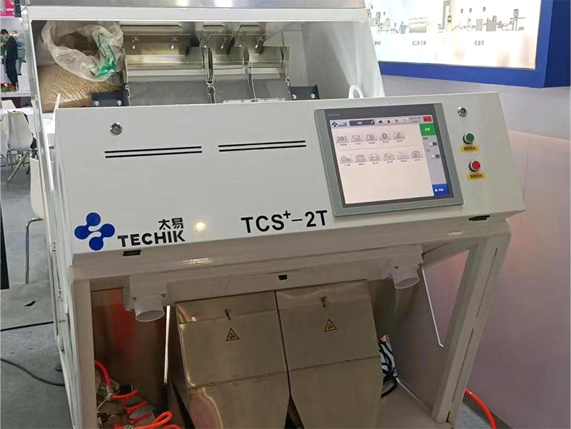 Techik pomáha prefabrikovanej kuchyni Hunan zabezpečiť bezpečnosť potravín a bezpečnosť značky
