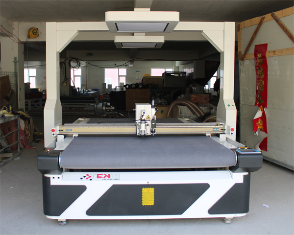 TEZ1625-CCD digital vibrating knife cutting machine with big CCD edge cutting 1625 2030 Featured Image