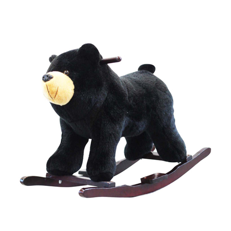 Crni medvjed koji se ljulja 609