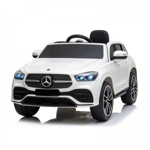 រថយន្តម៉ាក Mercedes មានអាជ្ញាប័ណ្ណ YA988