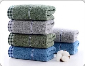 Nouvelle serviette en coton à carreaux uni pour hommes logo maison serviette de visage en coton épaissie absorbante quotidienne en gros CM11