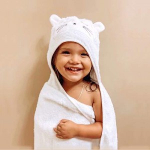 ការរចនាថ្មីប្រណិត លក់ដុំកន្សែងងូតទឹកឬស្សីសរសៃឫស្សី Quick-Dry Kids Hooded For Children Towel BT1