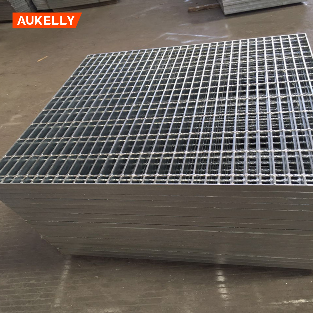 China Factory high quality hot-dip galvanized heavy duty walkway iron grating weight per square meter tšepe grating