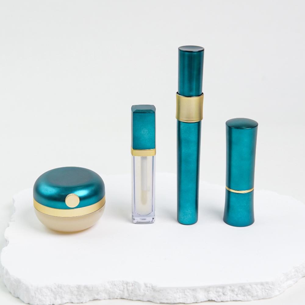 Lip & Eye Makeup Set ផ្សំឡើងពីរុក្ខសាស្ត្រ Mascara Lip Balm Oil Lip Oil