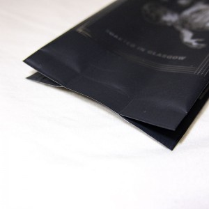Персонализирана отпечатана черна странична чанта с плоско дъно, опаковъчна чанта от фолио, опаковане на кафе с клапан и калаена връзка