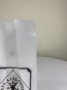 Изготовленная на заказ прозрачная пластиковая сумка на молнии с плоским дном и односторонним клапаном для упаковки кофейных зерен