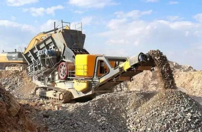 Luoyang large hard rock crushing production line case