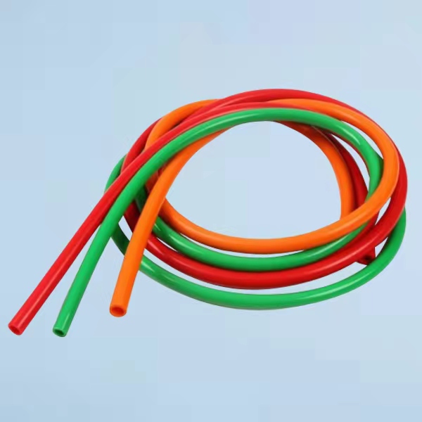 Fluororubber hose has the characteristics of high temperature resistance, oil resistance, acid resistance, alkali resistance, corrosion resistance ,wear resistance and aging resistance.