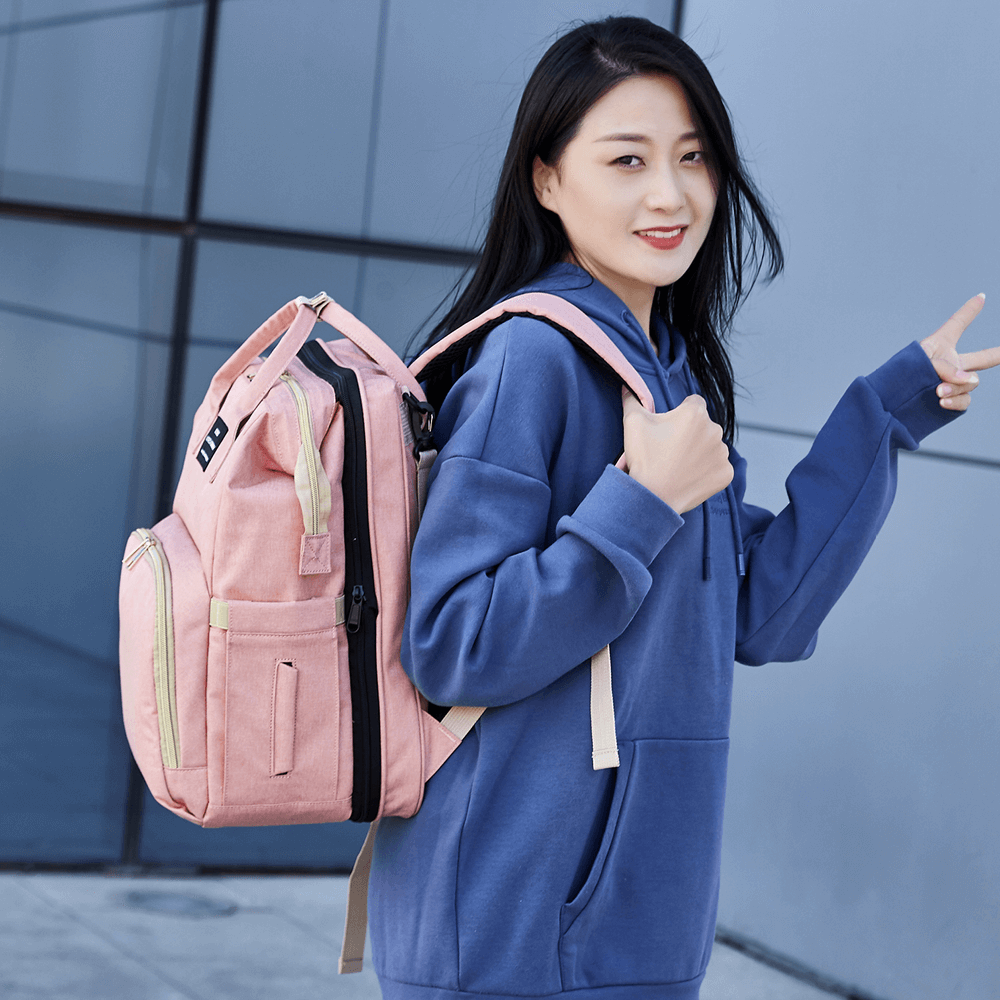 What are the basic requirements for backpack customization ？