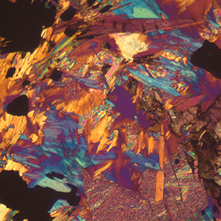 Polarized & metallographic  microscoy-rock slice