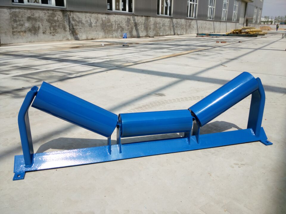 The roller plays a key role in the life of the conveyor