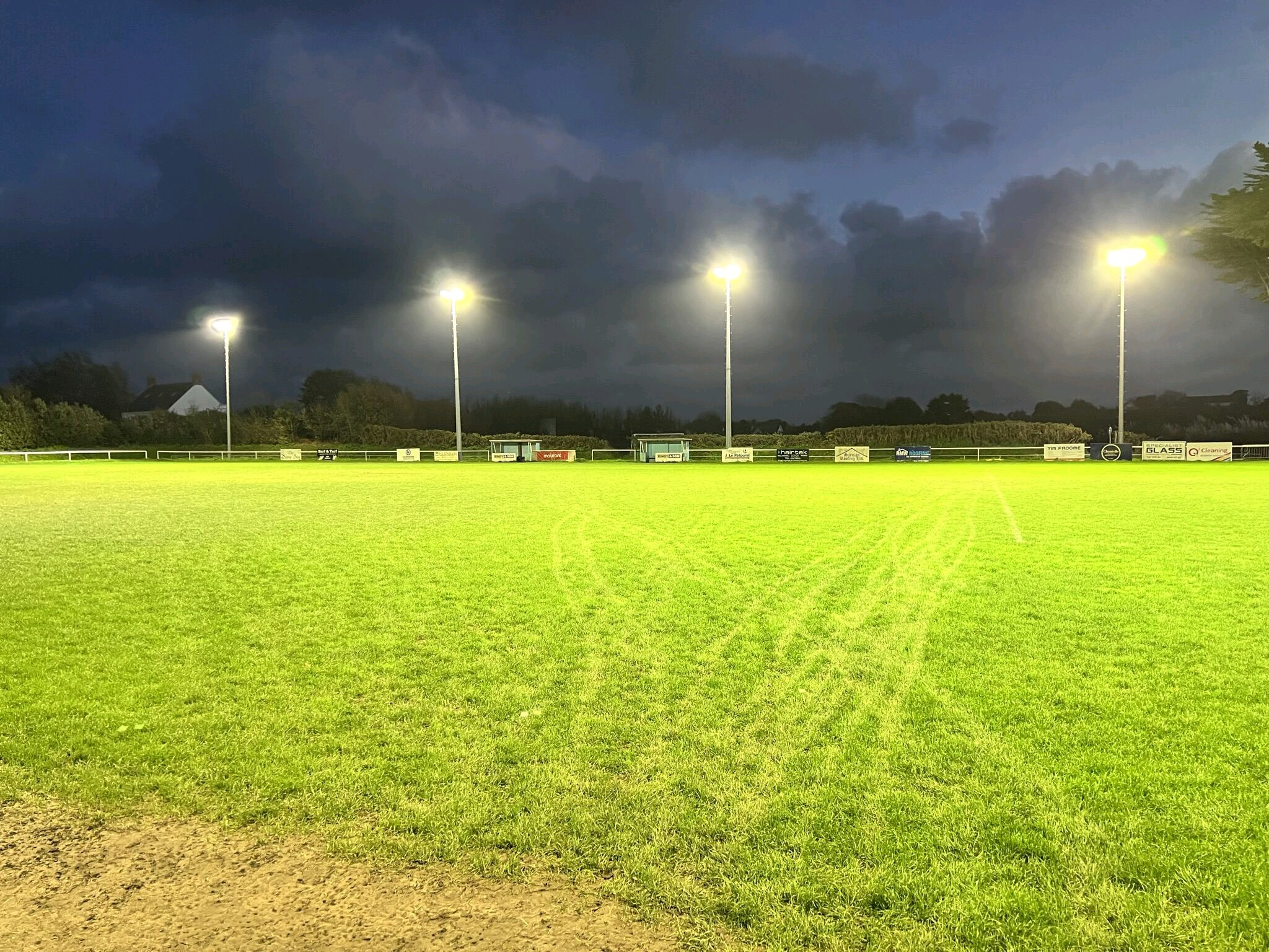 The importance of football stadium lighting, why should football stadiums choose professional lighting fixtures?