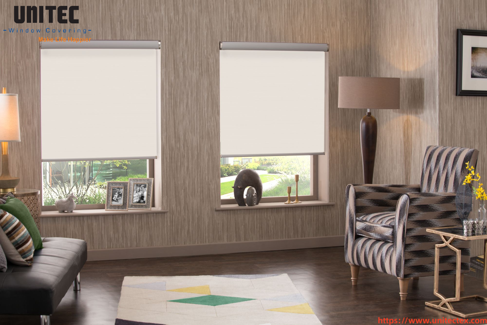 The advantages and disadvantages of six custom outdoor roller blinds materials