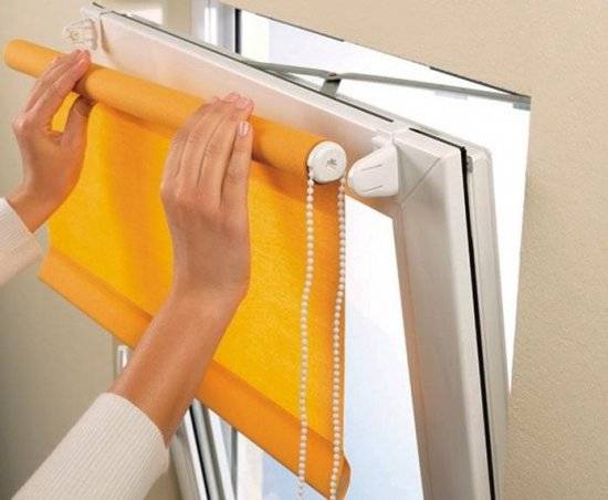 You can clean the roller blinds without ironing
