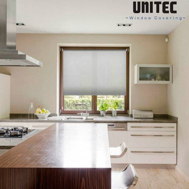 5 advantages of installing roller blinds in the kitchen and bathroom