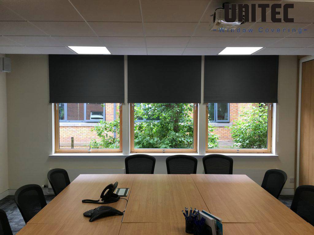 Какие рулонные шторы подойдут для вашего офиса?