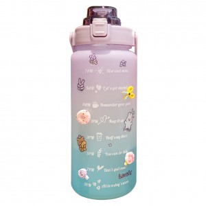 Separuh Gelen Besar 64 oz 2 liter Penanda Masa Motivasi Botol Air Bebas BPA Dengan Jerami Dan Pemegang untuk Gim dan Sukan Luar