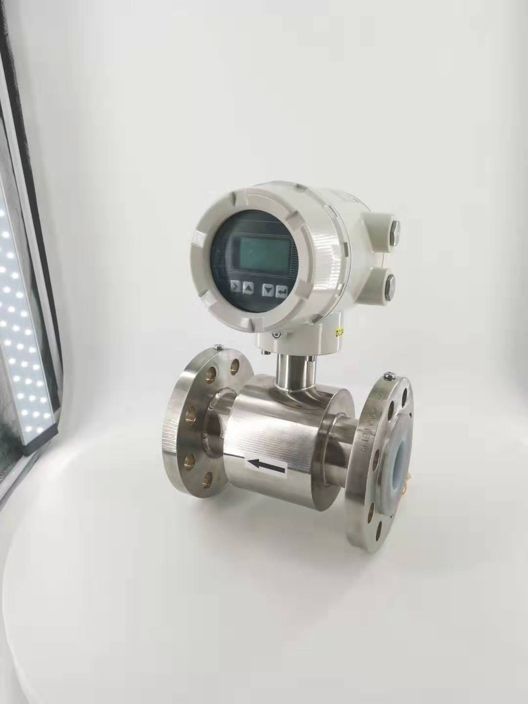 Frontline staff teach you how to judge the accuracy of electromagnetic flowmeters