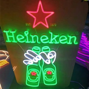 Beoir Heineken faoi stiúir saincheaptha neon 2