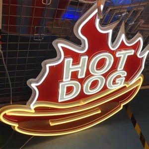 Dyqan kafeje me tabela neoni me hot dog1