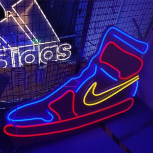 Nike ഷൂസ് നിയോൺ അടയാളങ്ങൾ മതിൽ dec2