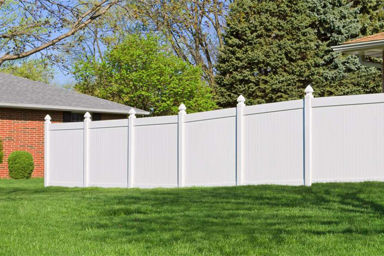 What are the advantages of PVC fence?