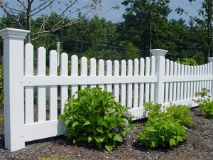 Scalloped White PVC Vinyl Picket Fence FM-402 For Backyard, Garden