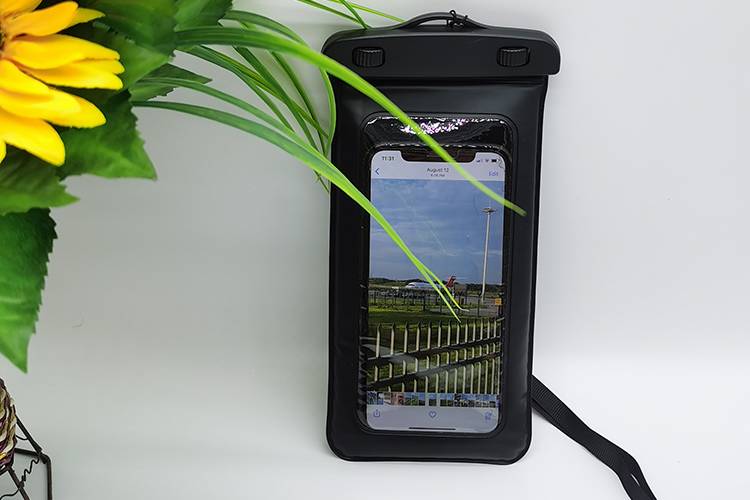 2021 High quality Wister Waterproof Phone Bag – waterpoof bag in black color – Vivibetter Packaging