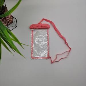 Waterproof phone bag in tranparet