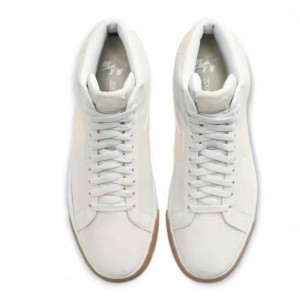 Neformálne topánky SB Zoom Blazer Mid Cream Gum, ktoré sa hodia ku všetkému