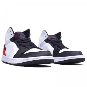 Jordan 1 Mid SE 'Red Black Toe' ما هو الأحذية الأفضل لكرة السلة