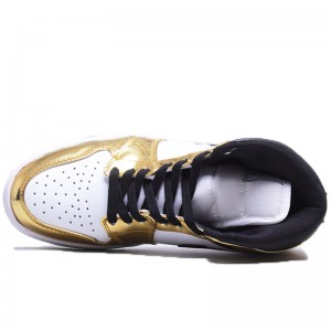 Čevlji za prosti čas Jordan 1 Mid SE 'Metallic Gold' v primerjavi s športnimi copati
