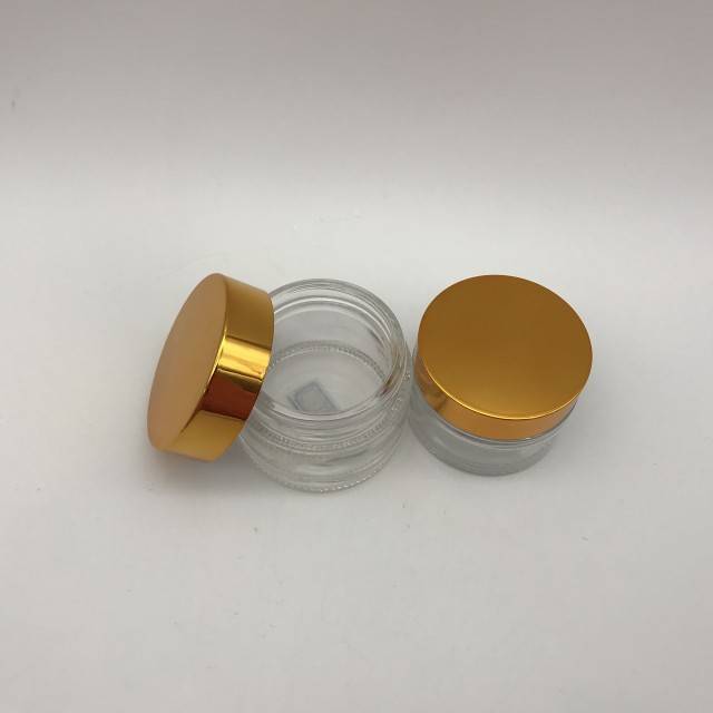 Luxury Short Round 30g 50g Eye Cream Glass Jar With Gold Plastic Screw Lid For Cosmetics Packaging Cheap Little Glass Bottle