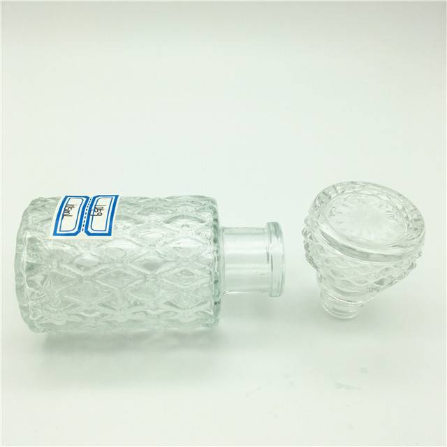 exquisite thickened diamond lines white mini glass wine bottle for whiskey