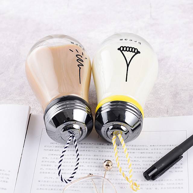 unique light bulb shaped clear glass bottles with screw cap for milk /water /juice