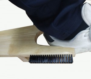 Removedor de extrator de bota auxiliar de sapato de madeira personalizado com escova