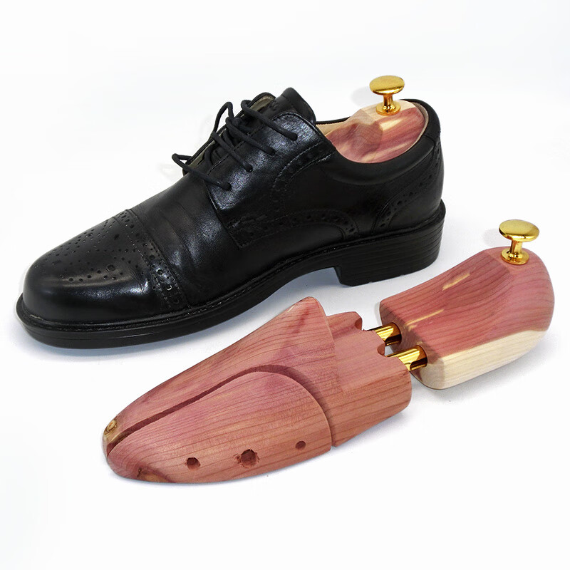 WHY USE CEDAR WOODEN SHOE TREES？