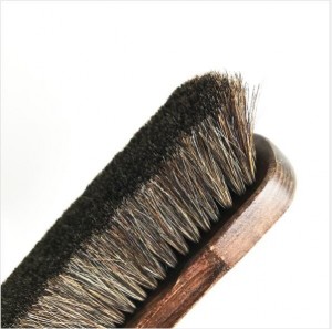 Escova de sapato de cabelo de cavalo com cabo de madeira