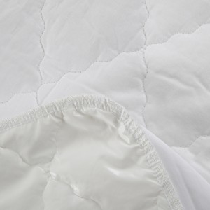 200TC Poly Cotton mélyen illeszkedő vízálló steppelt matracvédő cipzáras matracvédő a szállodai otthonhoz