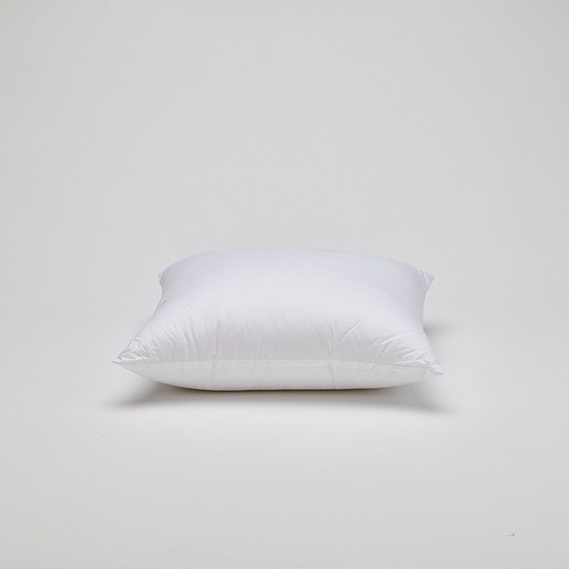 Cheap Wholesale Polyester Filled White Plain throw pillows Square Cushion Featured Image