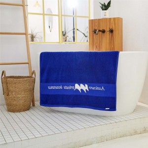 Ien stik printe blauwe badhanddoek / hotel- en spahandoeken foar badkeamer / sêft en absorberend / 100% katoenen badlinnen set