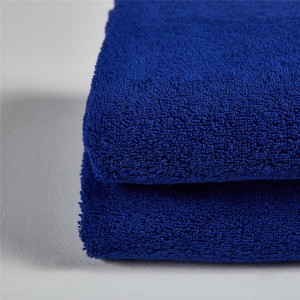 Ett stycke tryckt blå badhandduk/hotell- och spahanddukar för badrum/mjuka och absorberande/100 % bomullsbadlakan