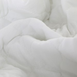 Baltos spalvos 120 gsm vinilinė lovos apsauga su keturių kampų elastine lovos apsauga su užtrauktuku