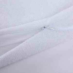 Ukuthengisa Okushushu I-100% yeCotton Hypoallergenic Pillow Protector Case