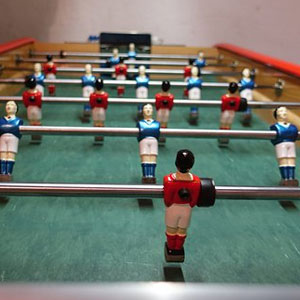 How many players on a foosball table|WIN.MAX